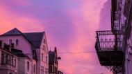 Purpurroter Himmel in der Stadt - gratis Foto zum Download