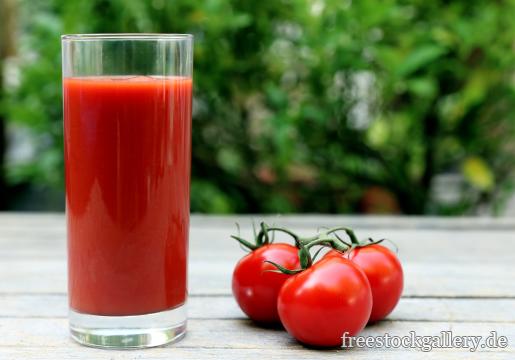 Tomatensaft im Glas