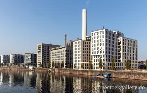 Moderne Architektur am Wasser - Frankfurt Westhafen