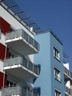 Moderne Fassade mit Balkon - gratis Bild