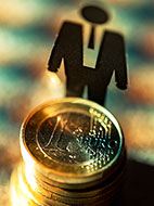 Figur und EuromÃ¼nzen - kostenloses Bild zu Finanzen und Geld