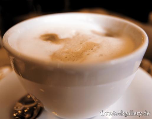 Tasse Milchkaffee mit Schaum