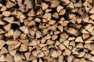 Holzscheite aufgestapelt - gratis Foto Download | freestockgallery