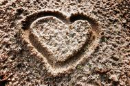 Herz im Sand - kostenlose Bilder zum Herunterladen