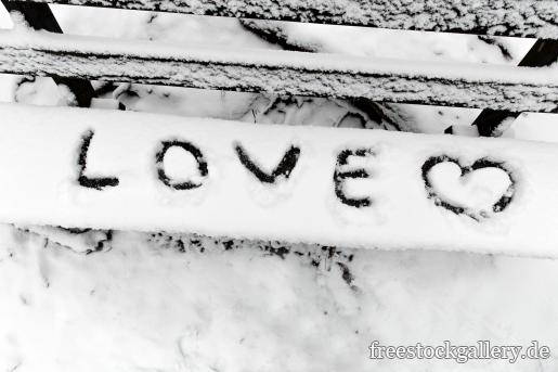 LOVE im Schnee