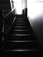 Altes Treppenhaus - schwarz/weiÃŸ Bild zum Download