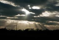 Sonne bricht durch die Wolken - gratis Bild | freestockgallery