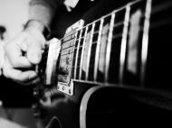 Gitarre spielen - kostenloses schwarz-weiÃŸ Bild