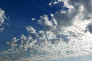 Wolken am blauen Himmel - freies Bild zum Download | freestockgallery