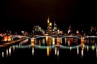 Frankfurt bei Nacht - gratis Bild