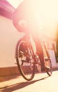 Fahrradfahrer auf der StraÃŸe - kostenloses Bild in Retro Farben