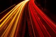 Lichtspuren von Autos auf der Autobahn bei Nacht - gratis Foto