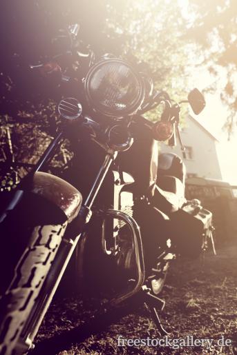 Motorrad in der Abendsonne