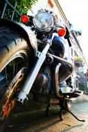 Motorrad geparkt - gratis Foto zum Download | freestockgallery